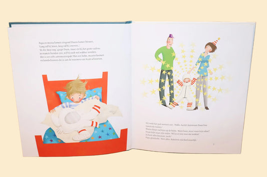 Binnenpagina uit het prentenboek Daan in de ruimte met een kleurrijke illustratie uit het ruimteavontuur