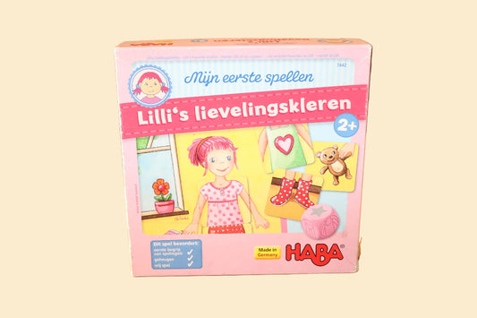 Voorkant van de HABA Lilli's Lievelingskleren speldoos uit de serie Mijn eerste spellen vanaf 2 jaar