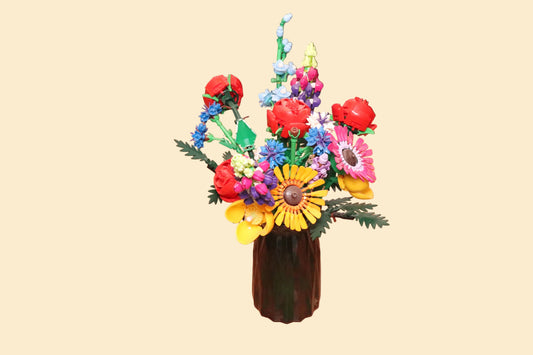 LEGO Botanicals Wildbloemenboeket met 4 Rode Rozen – Gecombineerd Bloemstuk