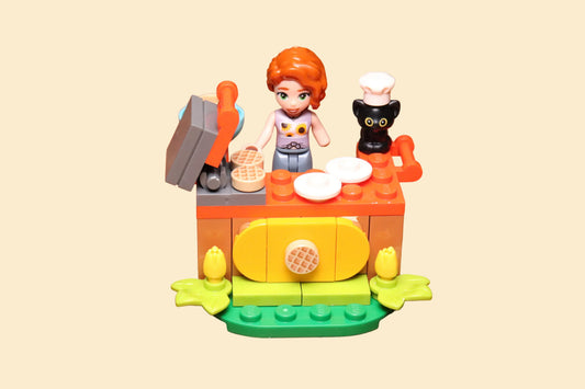 LEGO Friends 30696 Autumn’s Wafelkraam – Autumn, Kat Pluto en 37 Onderdelen